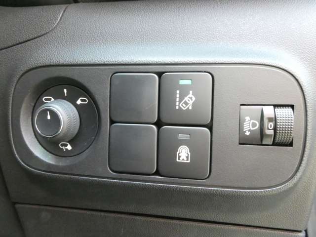 シトロエン Ｃ３ セントジェームス R1年 (関東) 99