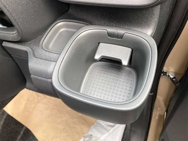 トヨタ シエンタ １．５ Ｚ R6年 (東海) 99