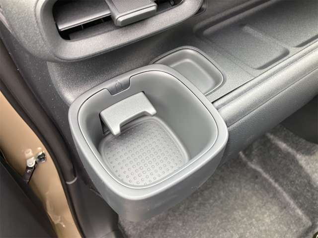 トヨタ シエンタ １．５ Ｚ R6年 (東海) 99