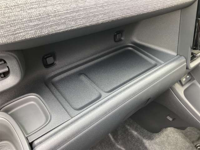 トヨタ シエンタ １．５ Ｚ R6年 (東海) 99