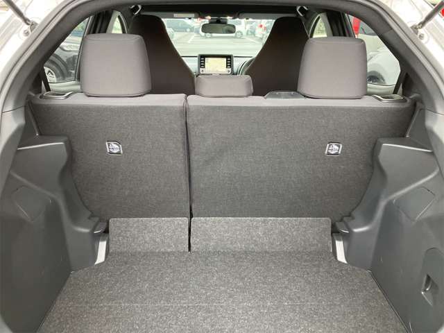 トヨタ ヤリス １．０ Ｘ R5年 (東海) 99