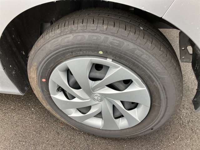 トヨタ ヤリス １．０ Ｘ R5年 (東海) 99