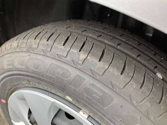 トヨタ ヤリス １．０ Ｘ R5年 (東海) 99