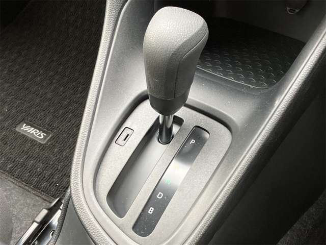 トヨタ ヤリス １．０ Ｘ R5年 (東海) 99