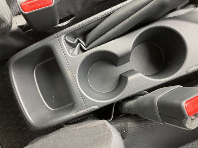 トヨタ ヤリス １．０ Ｘ R5年 (東海) 99