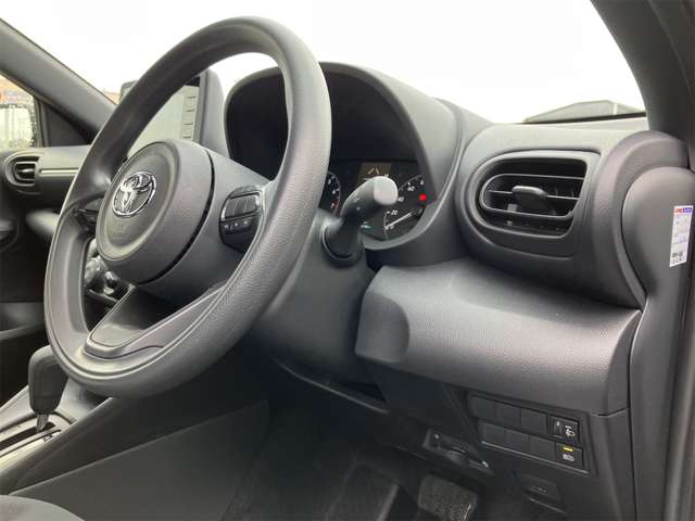 トヨタ ヤリス １．０ Ｘ R5年 (東海) 99
