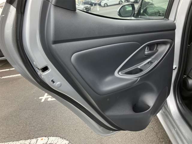 トヨタ ヤリス １．０ Ｘ R5年 (東海) 99