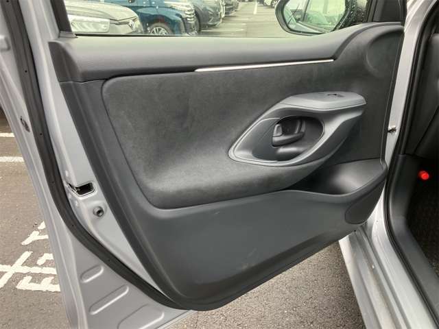 トヨタ ヤリス １．０ Ｘ R5年 (東海) 99