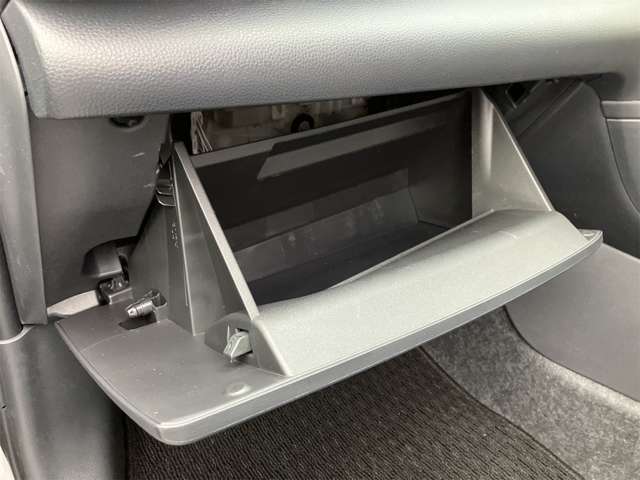 トヨタ ヤリス １．０ Ｘ R5年 (東海) 99