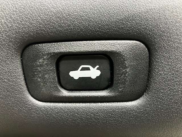 トヨタ クラウン　ハイブリッド ハイブリッド ２．５ ＲＳ アドバンス ＦＯＵＲ ４ＷＤ H30年 (北海道) 99