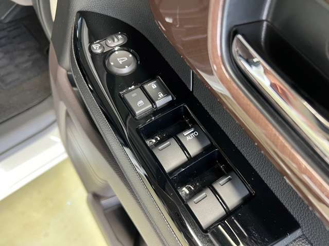 ホンダ Ｎ　ＢＯＸ ６６０ Ｇ ＥＸ ホンダセンシング カッパーブラウンスタイル R1年 (東北) 99