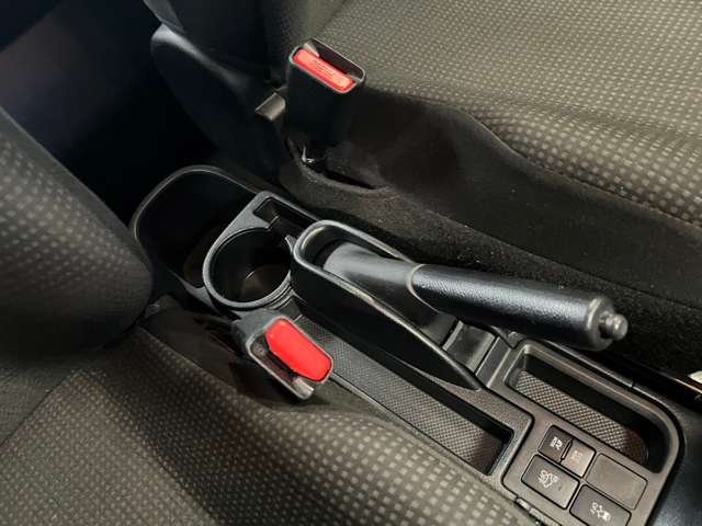 トヨタ ヴィッツ　ハイブリッド １．５ ハイブリッド Ｆ R1年 (東北) 99