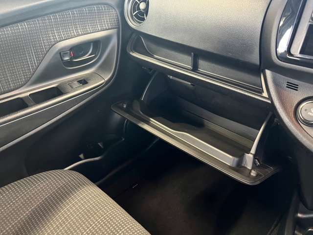 トヨタ ヴィッツ　ハイブリッド １．５ ハイブリッド Ｆ R1年 (東北) 99