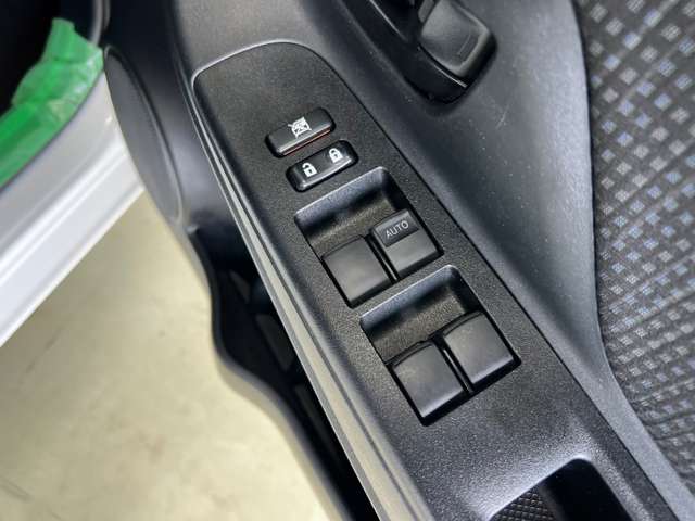 トヨタ ヴィッツ　ハイブリッド １．５ ハイブリッド Ｆ R1年 (東北) 99