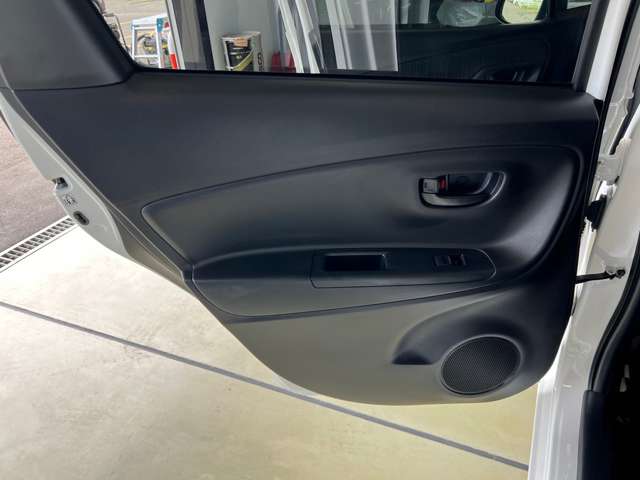 トヨタ ヴィッツ　ハイブリッド １．５ ハイブリッド Ｆ R1年 (東北) 99