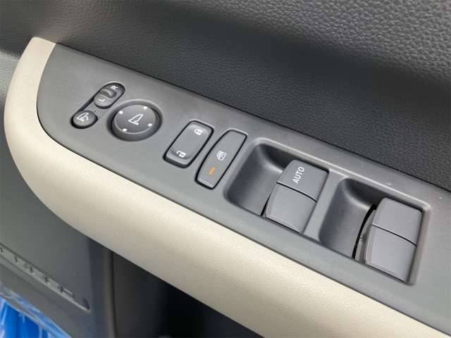 ホンダ フリード　ハイブリッド １．５ Ｅ：ＨＥＶ エアー R6年 (東海) 99