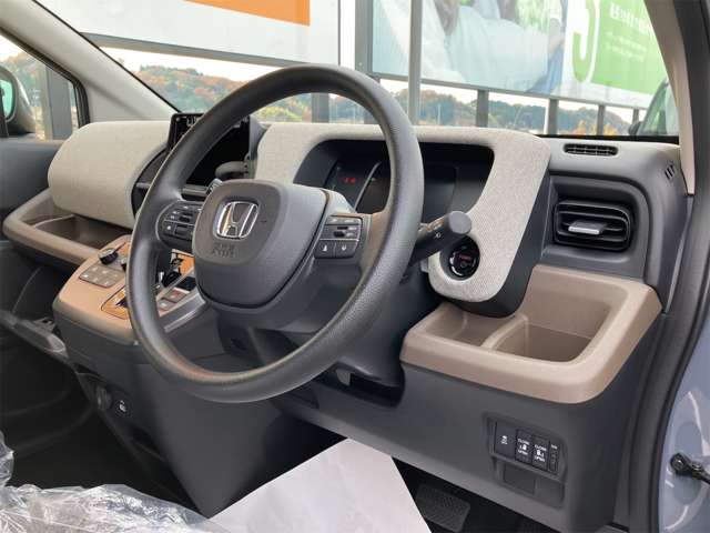 ホンダ フリード　ハイブリッド １．５ Ｅ：ＨＥＶ エアー R6年 (東海) 99