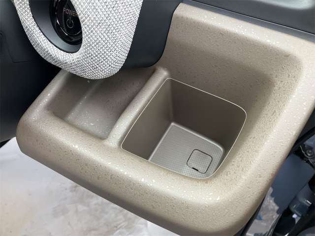 ホンダ フリード　ハイブリッド １．５ Ｅ：ＨＥＶ エアー R6年 (東海) 99