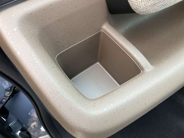 ホンダ フリード　ハイブリッド １．５ Ｅ：ＨＥＶ エアー R6年 (東海) 99