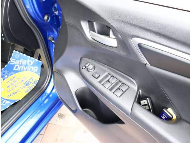 ホンダ フィット　ハイブリッド １．５ ハイブリッド Ｌパッケージ H27年 (関東) 99