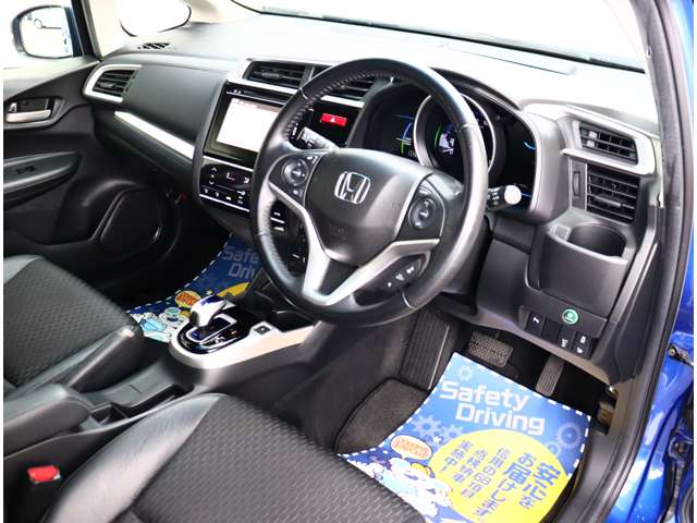 ホンダ フィット　ハイブリッド １．５ ハイブリッド Ｌパッケージ H27年 (関東) 99