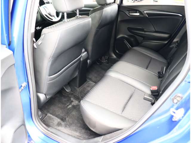 ホンダ フィット　ハイブリッド １．５ ハイブリッド Ｌパッケージ H27年 (関東) 99