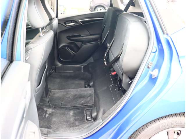 ホンダ フィット　ハイブリッド １．５ ハイブリッド Ｌパッケージ H27年 (関東) 99