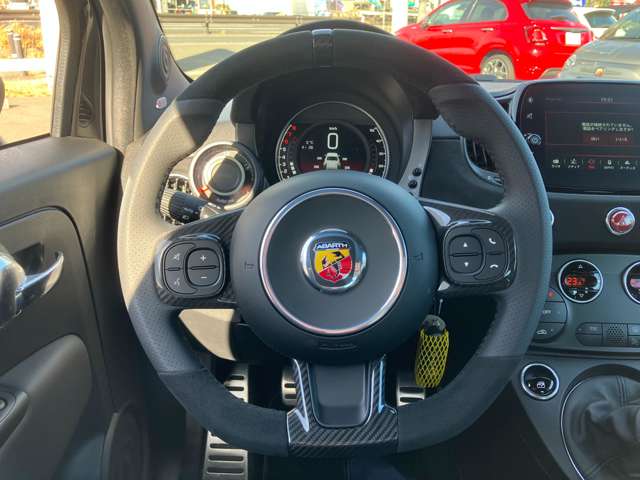 アバルト ６９５セッタンタチンクエ アニヴェルサーリオ １．４ R6年 (東北) 99