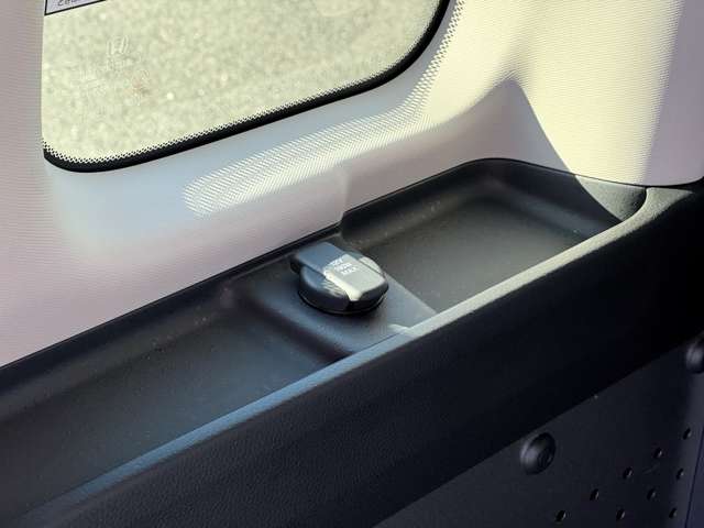 ホンダ フリード　ハイブリッド １．５ Ｅ：ＨＥＶ クロスター R6年 (関東) 99