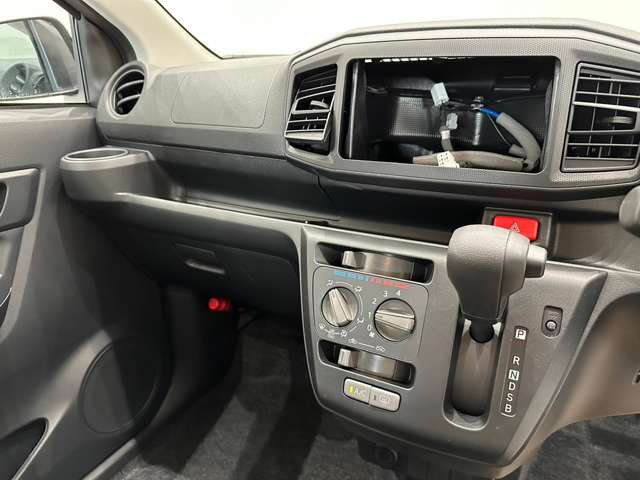 ダイハツ ミラ　イース ６６０ Ｌ R5年 (中国) 99