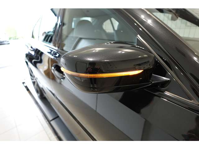 ＢＭＷ ３シリーズ ３２０Ｄ Ｘドライブ Ｍスポーツ ディーゼルターボ ４ＷＤ R1年 (近畿) 99