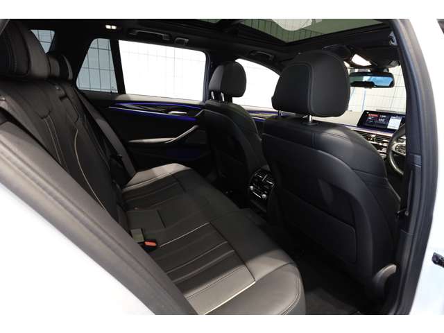 ＢＭＷ ５シリーズ ５２３Ｄ Ｍスポーツ ディーゼルターボ R1年 (近畿) 99