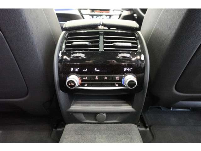 ＢＭＷ ５シリーズ ５２３Ｄ Ｍスポーツ ディーゼルターボ R1年 (近畿) 99