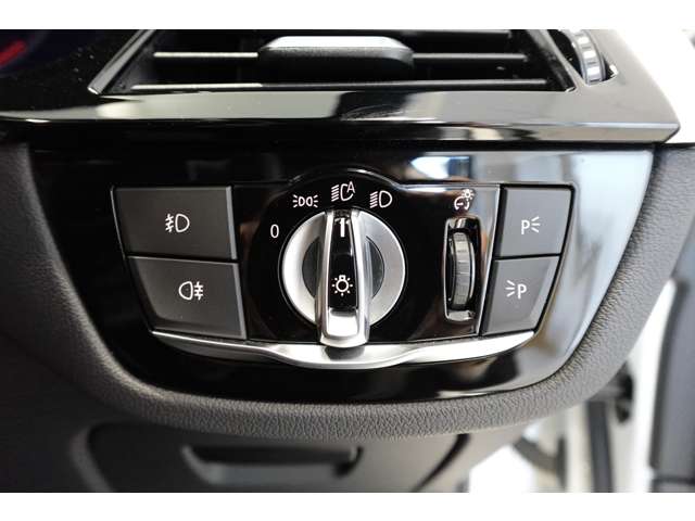 ＢＭＷ ５シリーズ ５２３Ｄ Ｍスポーツ ディーゼルターボ R1年 (近畿) 99