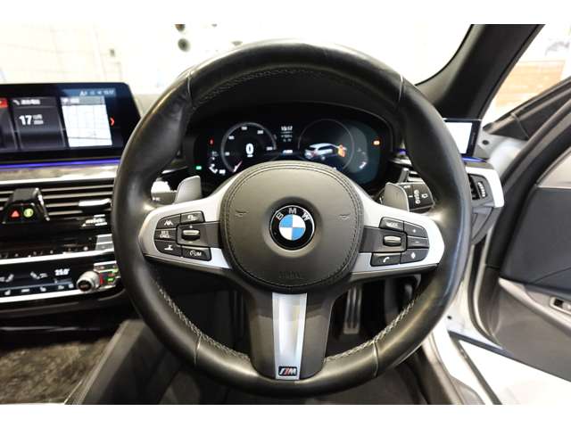 ＢＭＷ ５シリーズ ５２３Ｄ Ｍスポーツ ディーゼルターボ R1年 (近畿) 99