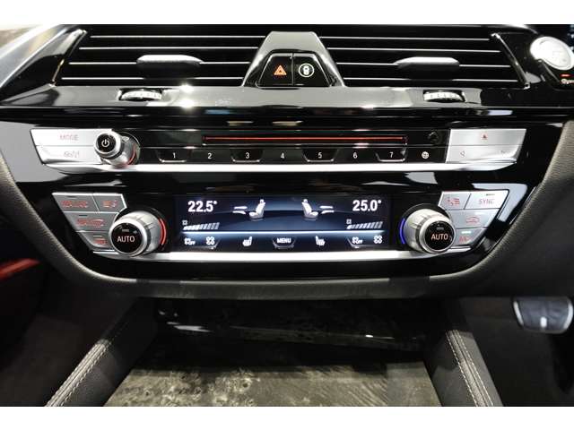 ＢＭＷ ５シリーズ ５２３Ｄ Ｍスポーツ ディーゼルターボ R1年 (近畿) 99