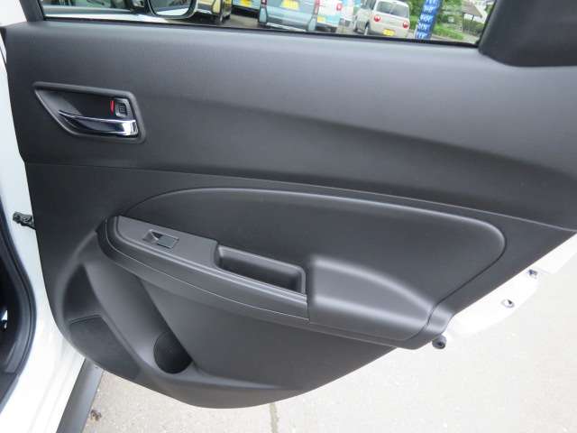 スズキ スイフト スポーツ １．４ R6年 (関東) 99