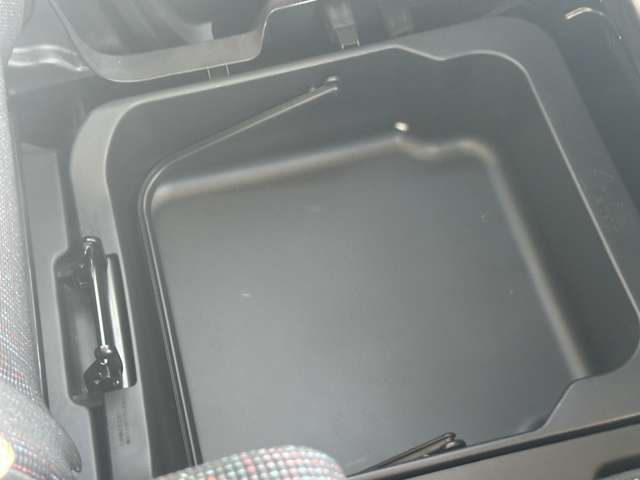 スズキ スペーシア ６６０ ハイブリッド Ｇ R3年 (中国) 99