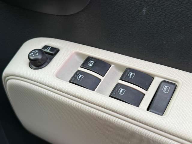 ダイハツ ミラ　ココア ６６０ プラス Ｘ ４ＷＤ H24年 (近畿) 99