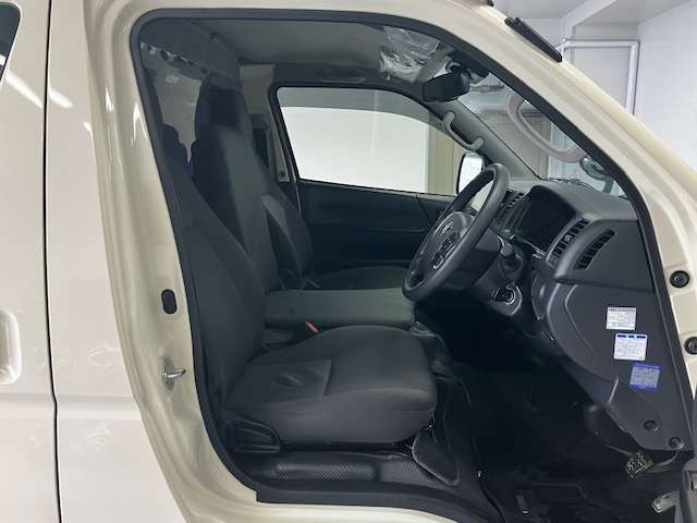 トヨタ ハイエースバン ２．８ ＤＸ ロング ディーゼルターボ ４ＷＤ R5年 (北海道) 99