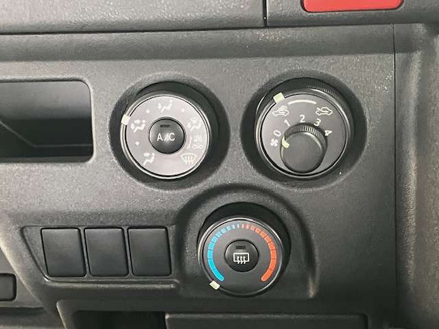 トヨタ ハイエースバン ２．８ ＤＸ ロング ディーゼルターボ ４ＷＤ R5年 (北海道) 99