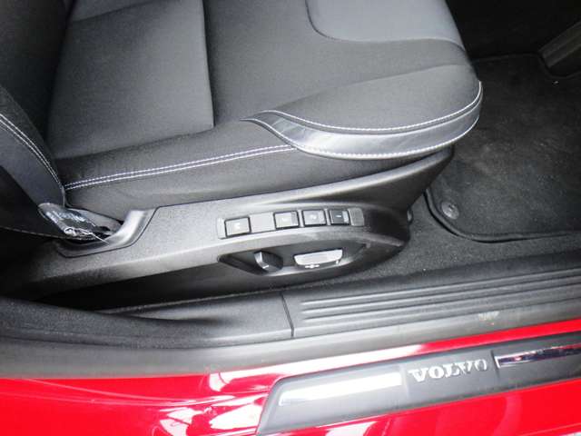 ボルボ Ｖ４０ Ｄ４ モメンタム ディーゼルターボ H29年 (東北) 99