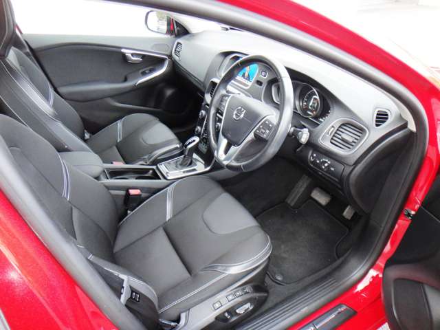 ボルボ Ｖ４０ Ｄ４ モメンタム ディーゼルターボ H29年 (東北) 99