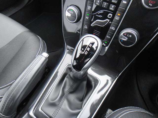 ボルボ Ｖ４０ Ｄ４ モメンタム ディーゼルターボ H29年 (東北) 99