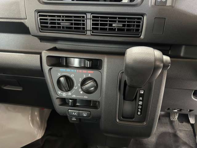 ダイハツ ハイゼットカーゴ ６６０ デラックス R6年 (近畿) 99