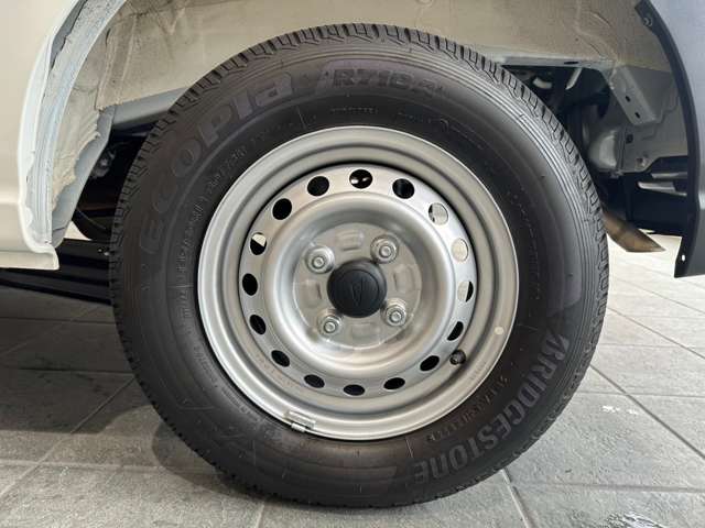 ダイハツ ハイゼットカーゴ ６６０ デラックス R6年 (近畿) 99