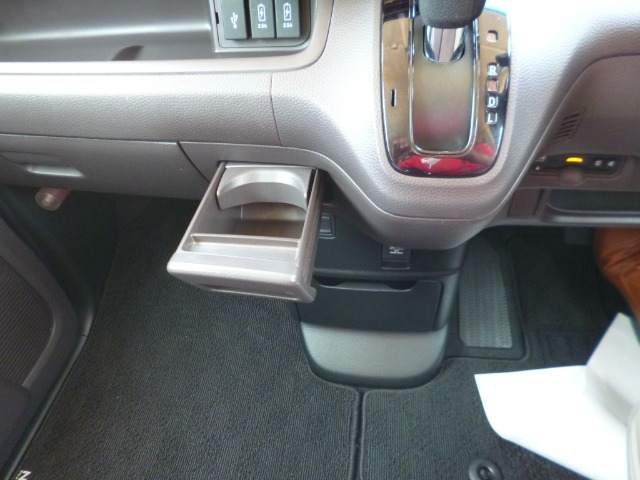 ホンダ Ｎ　ＢＯＸ ６６０ Ｇ Ｌ ホンダセンシング カッパーブラウンスタイル R1年 (東北) 99