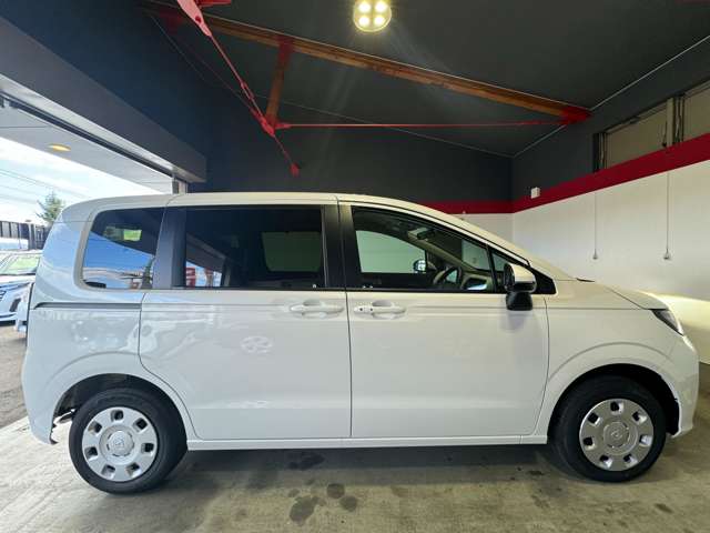 ホンダ フリード　ハイブリッド １．５ Ｅ：ＨＥＶ エアー ４ＷＤ R6年 (東北) 99