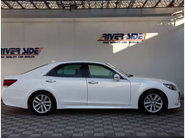 トヨタ クラウン　ハイブリッド ハイブリッド ２．５ Ｓ H25年 (関東) 99