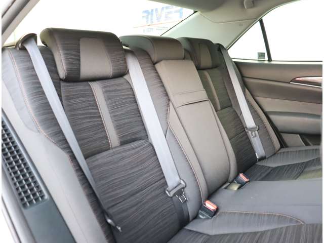 トヨタ クラウン　ハイブリッド ハイブリッド ２．５ Ｓ H25年 (関東) 99